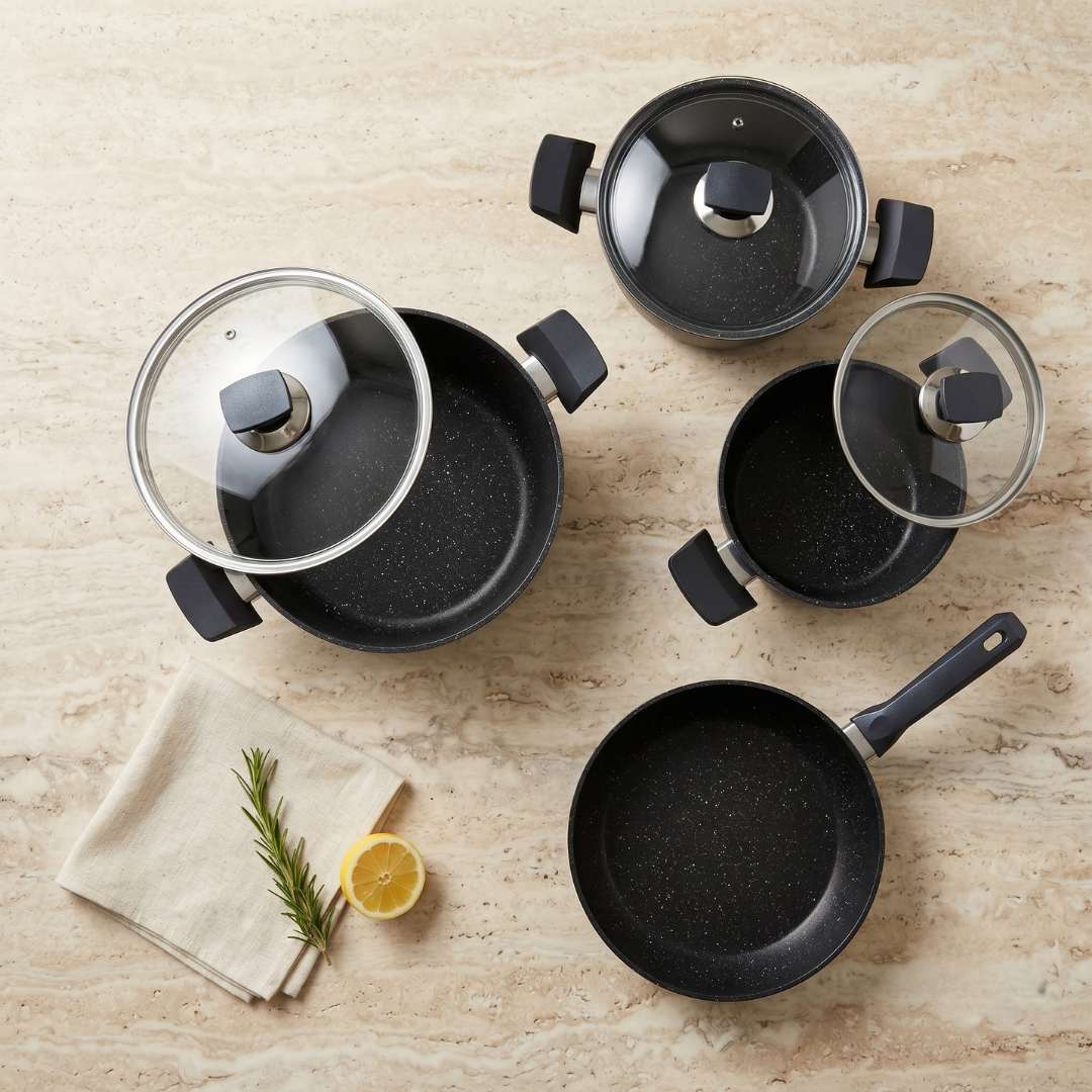Cookina Plus granit tencere ocakta kullanım, mutfak hazırlık sahnesi