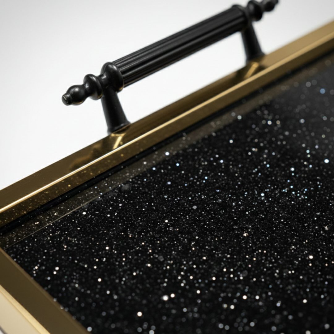 alaxy Efektli Simli Siyah Cam Yüzey ve Gold Metal Çerçeve Kalite Detayı