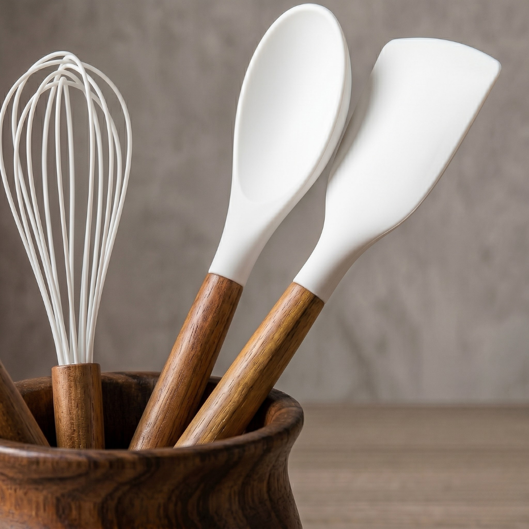 CookinaPlus Nordic Chef 7 Parça Akasya Ahşap Saplı Silikon Mutfak Gereçleri Seti - Beyaz