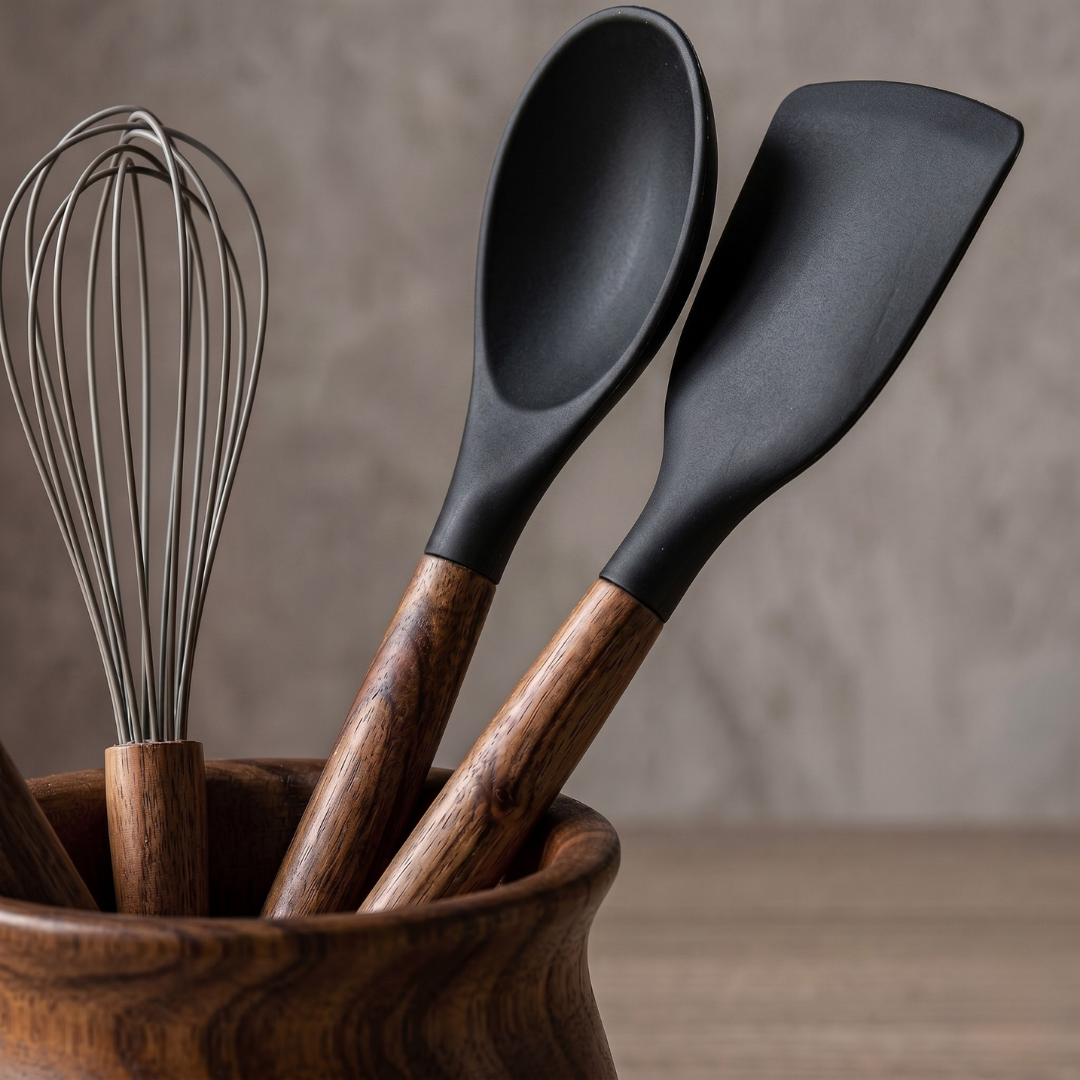CookinaPlus Nordic Chef 7 Parça Akasya Ahşap Saplı Silikon Mutfak Gereçleri Seti - Siyah
